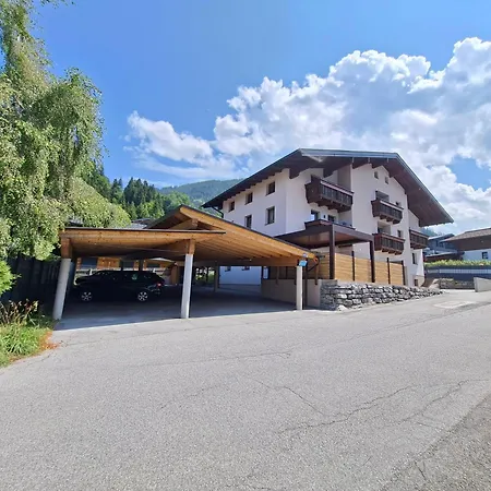Mountainview Mit Balkon Und Carport شقة